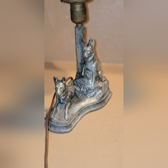 VINTAGE GERMAN SHEPHERDS 14" METAL TABLE LAMP - Picture 4 of 10